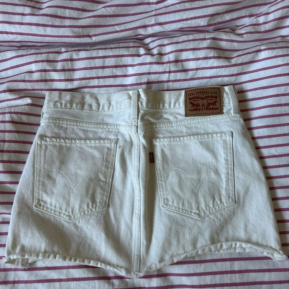 White Levis Mini Skirt - Picture 2 of 2